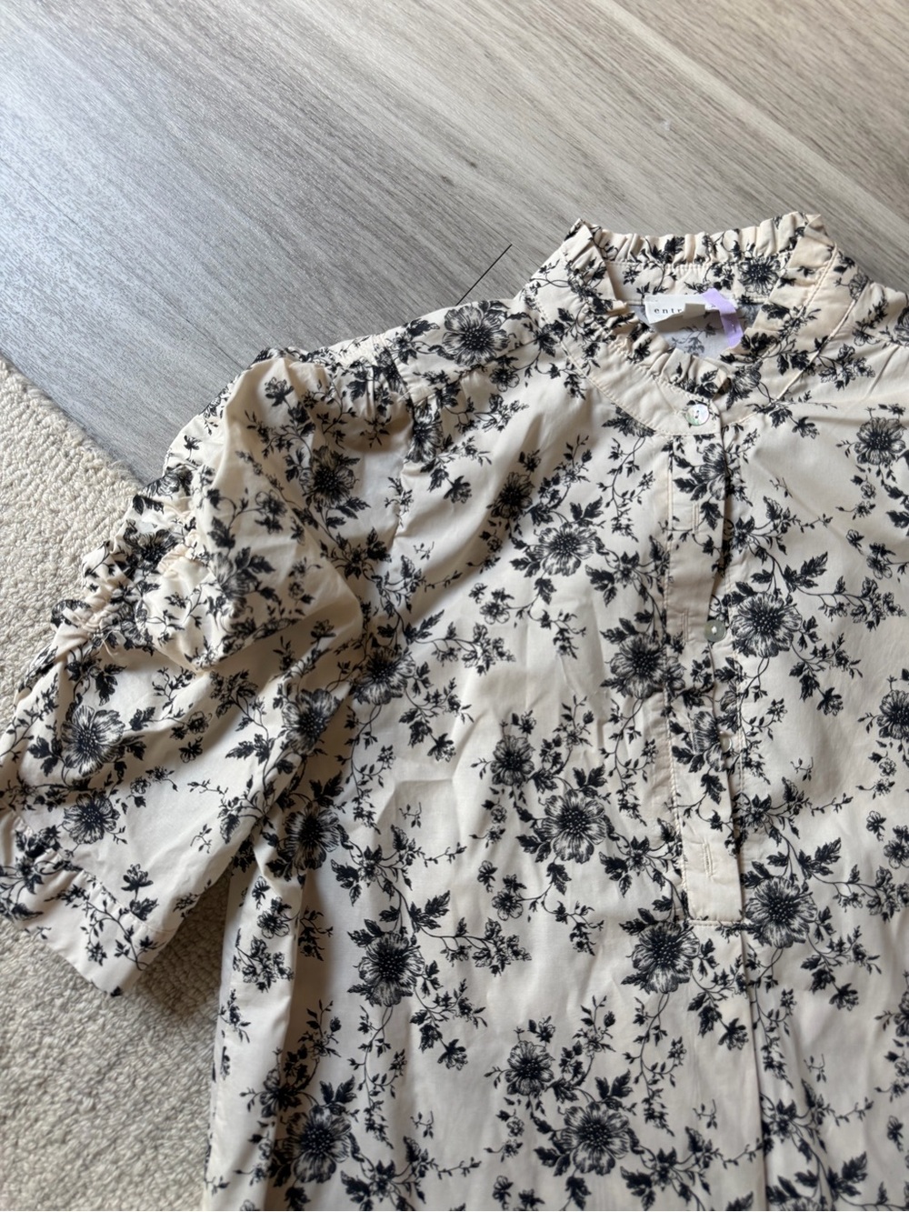 Boutique Floral Ruffle Neck Cream Blouse - Picture 2 of 4